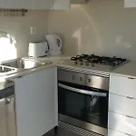 Free Parking & 5min Walk To Subway Apartman *