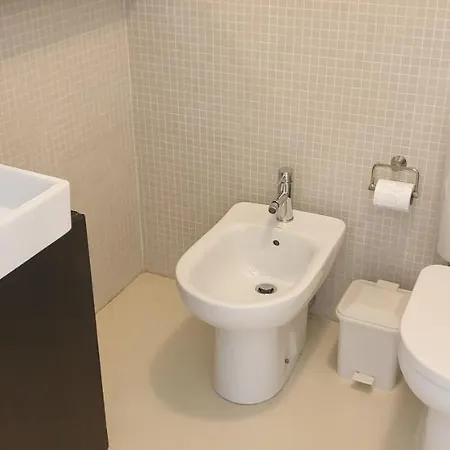 Free Parking & Self Check-In & 5Min Walk Subway דירה ליסבון