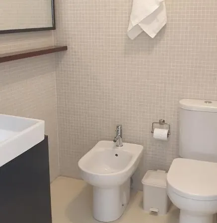 Apartment 5min Walk From Subway Station & Free Parking Lisbon