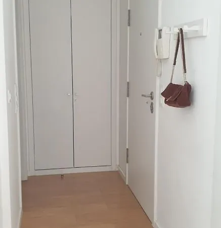 5min Walk From Subway Station & Free Parking Apartment Lisbon