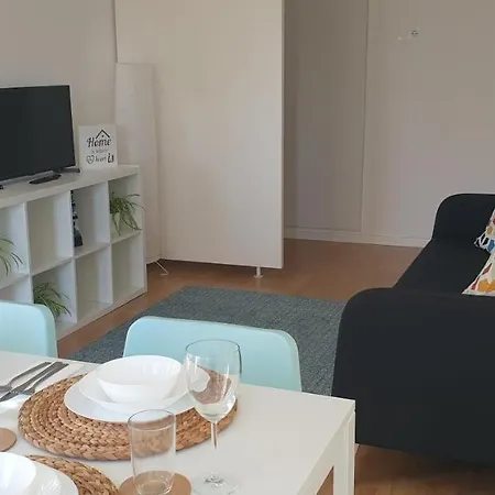 Free Parking & Self Check-In & 5Min Walk Subway Апартаменты *