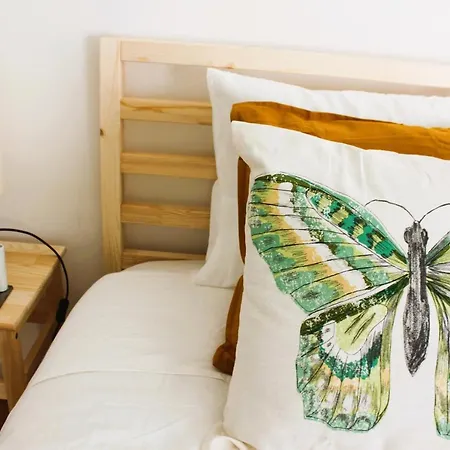 Apartment Free Parking & 5Min Walk To Subway *