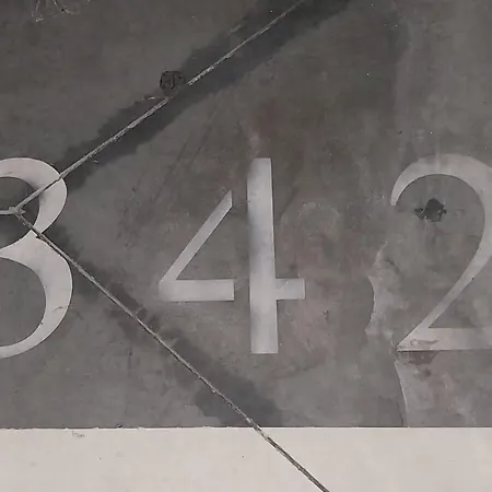 Free Parking & 5Min Walk To Subway Apartment Lisbon