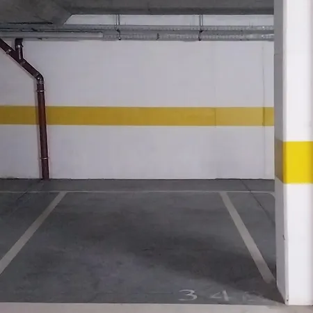 Free Parking & Self Check-in & 5min Walk Subway شقة