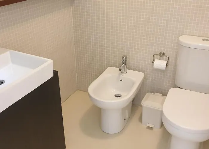 Free Parking & 5min Walk To Subway Appartamento Lisbona