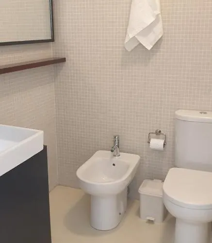 Appartamento Free Parking & 5min Walk To Subway Lisbona